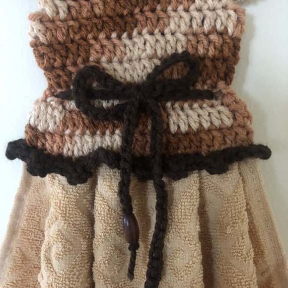 Crochet dress towel, Handmade hand towel decor - Picture 4 of 7
